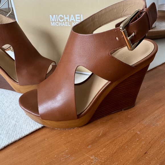 Michael Kors Josephine Wedge Womens Leather Open Toe Wedge Heels size 7 - Picture 2 of 9